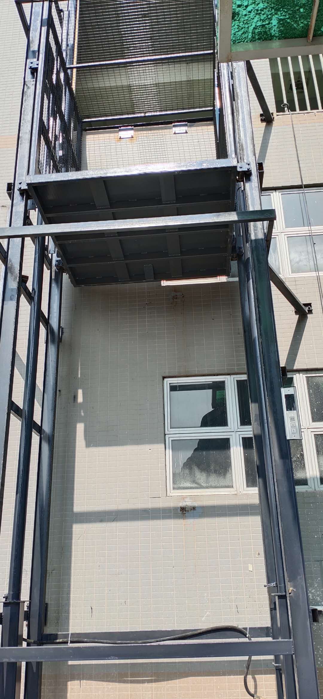液壓升降機(jī)